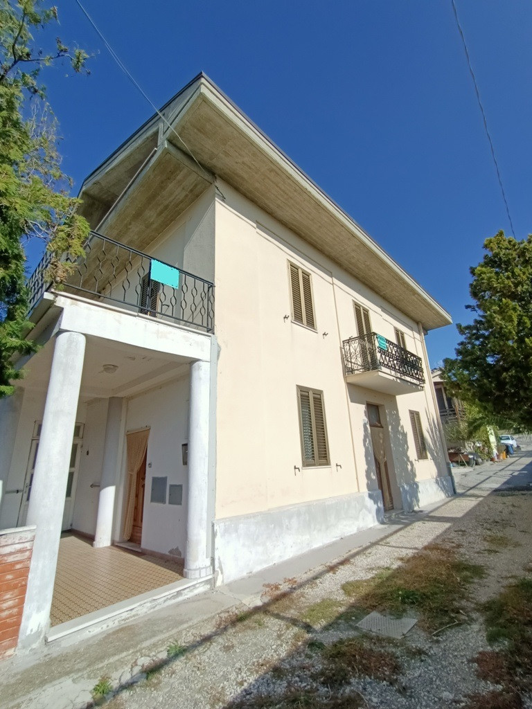 5 Bed Country house Pescara Civitaquana PE65010 - Abruzzo Property Italy